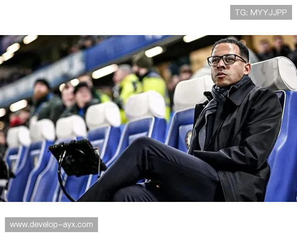 切尔西俱乐部最新动态与赛季战略全面解析以及未来引援布局展望