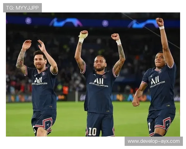 巴黎圣日耳曼：从足坛巨星到全球品牌的崛起与未来发展