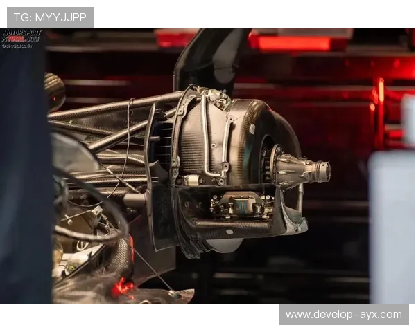 梅赛德斯发布最新赛车升级方案引发F1赛季新格局讨论