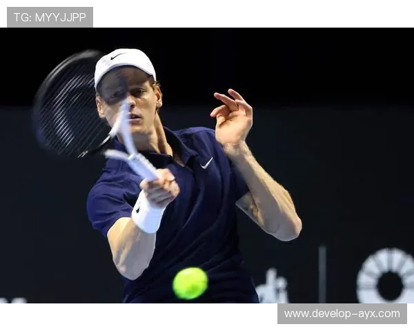 网球名将赛场争锋 新一轮大满贯即将开战 引发全球关注